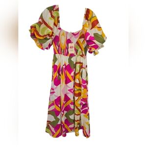 New Entro‎ Medium Smocked Dress